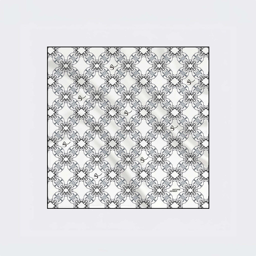 Carré en soie 90 x 90 cm, motif LA STATUE DÉCHUE, d'après une toile d'Antoine Gerber