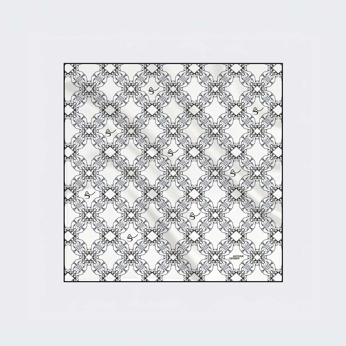 Carré en soie 90 x 90 cm, motif LA STATUE DÉCHUE, d'après une toile d'Antoine Gerber